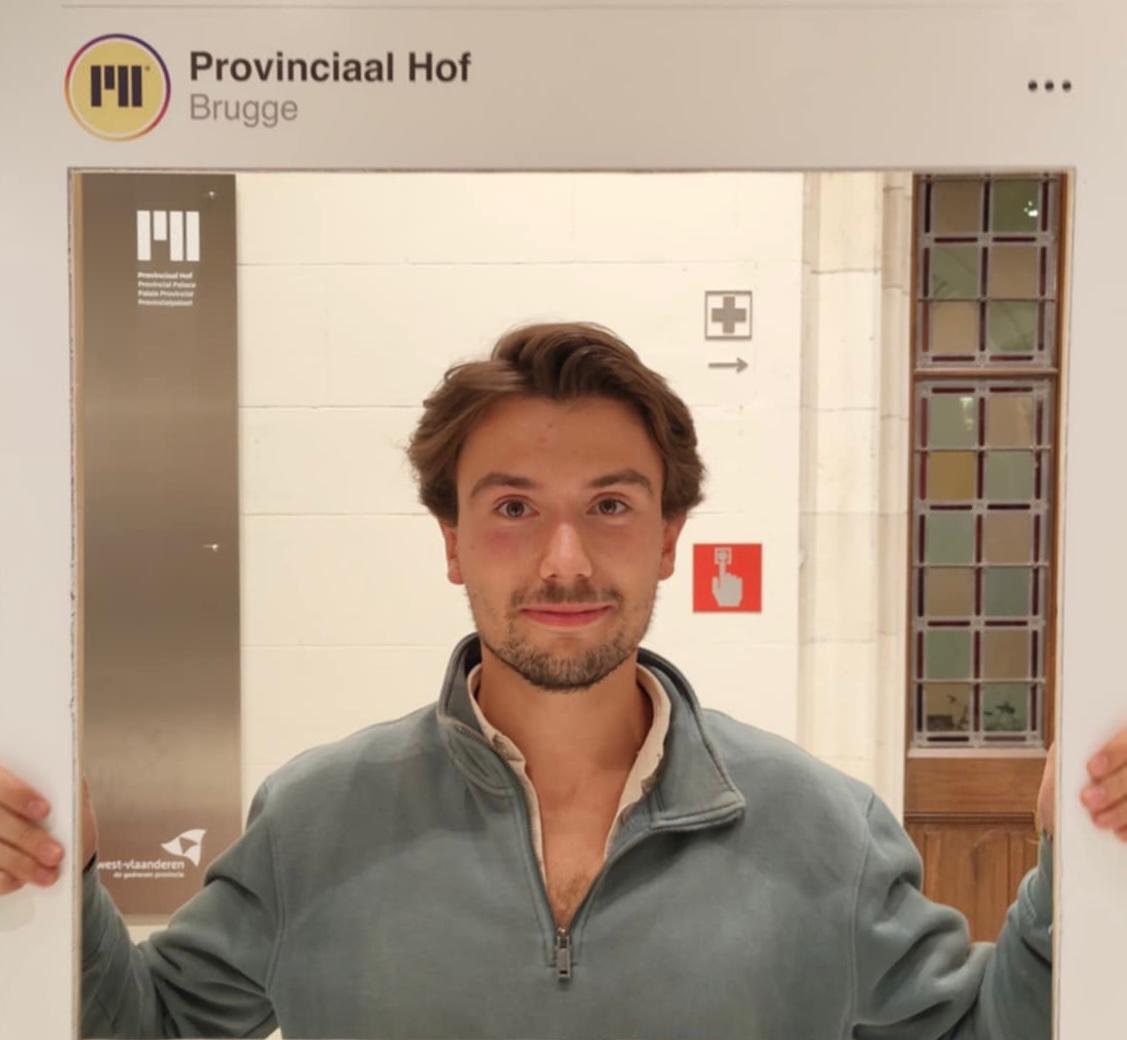 Artuur Van Steen, oud-student uit de afstudeerrichting financiën en verzekeringen van de bachelor bedrijfsmanagement van HOGENT.