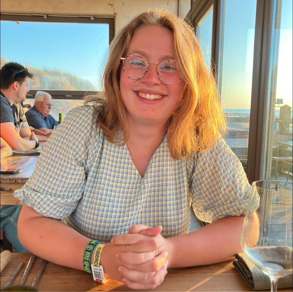 Ushi De Pestel, oud-studente uit de opleiding orthopedaogie van HOGENT.