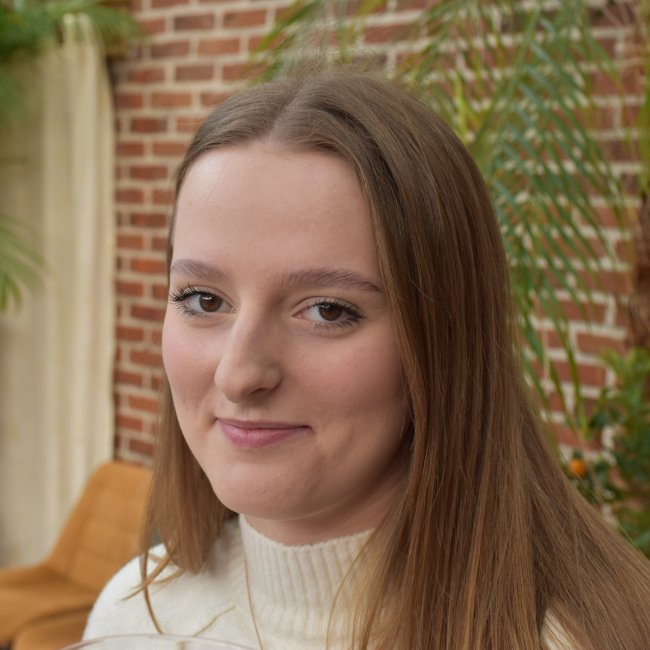 Yana Van Parys, oud-student marketing aan HOGENT.